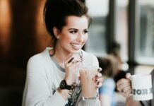 FCC chair accuses Verizon of throttling unlimited data to boost profits